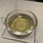 レーヌ デ プレ - ①カモミールとミントのハーブティー