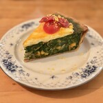 Fortune comes in at the merry gate - サーモンとほうれん草のキッシュ