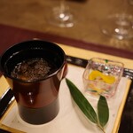 トゥ・ラ・ジョア イズム - 