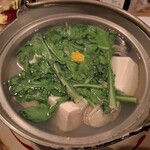 季節料理かたやま - 牡蠣 春菊湯豆腐