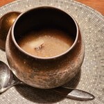 麻布淺井 - 写真では伝わりづらいですが、シェフのこだわりのすっぽんの茶碗蒸し