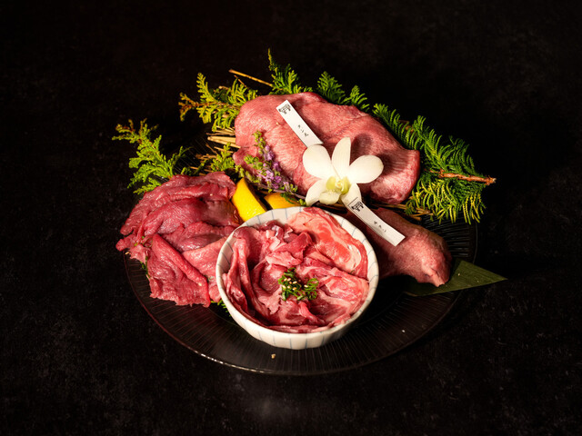 焼肉処 肉八クロベ