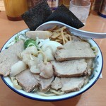ケンチャンラーメン 山形 - 中華そば小盛り、濃口、油普通、チャーシュー２枚増し、煮卵クン、身入り