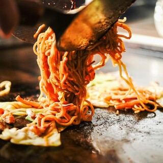 臨場感が味わえるオープンキッチン