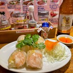 タイ屋台料理 ムエタイハウス - シンハービールと相性の良い生春巻き