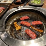 テーブルオーダーバイキング 焼肉 王道 - 