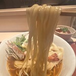 麦と麺助 - 浜坂産甘海老と殻付ホタテの湊そば