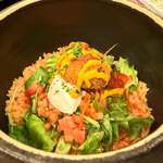 ツマンデ呑める みやこパーラー ハイサイ! - 土鍋でタコライス