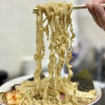 らー麺　Do・Ni・Bo - 酒井製麺のビロビロ太麺をリフトUP⤴️