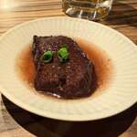 焼肉 ジャンボ - タンの赤ワイン煮