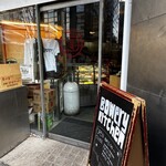 バワリー・キッチン - パッと見、なんのお店？ケーキ屋さんかと思いきや香りがお食事かな