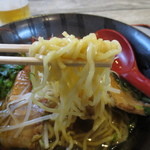 Yunomae Shokudou - 和風スープ、麺は中細でウエーブのある麺