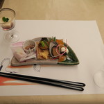 洛北荘 - ’15.01.03（土）　先付（湯葉豆腐）：八寸（金柑・とこぶし旨煮・くわい煎餅・蛸柚子・つる餅・西京焼・百合根のし梅・干柿チーズ）