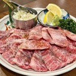 焼肉ホルモン喜どや - 喜どや和牛カルビ盛合せ 中皿(4378円)