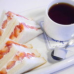 フルーツパーラーフクナガ - いちごサンド　ハーフサイズセット