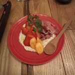 カクニマル - 生ハムといちごの白和え