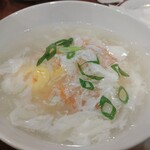 今日海飯店 - 玉子の白身の餡掛けで見ずらいですが｢カニ玉｣です♪カニがたっぷりであっさりした塩味で最幸でしたっ!!