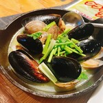 肉バルD.U.M.B.O みなとみらい東急スクエア店 - 