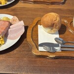 ドイツ国家認定食肉加工マイスターの店 AkitaHam. - ランチ、丸パンセット