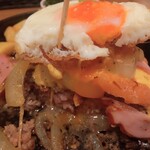 洋食グリル GRACE - 内部をカット