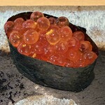 六緑 - 　イクラ