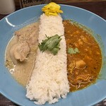 エピタフカレー - 2種盛り（1,400円）左がケララシチュー、右がチキンカレー