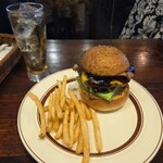 オールドニューダイナー - テリヤキベーコンチーズバーガー、ジンジャーエール