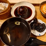 口水食堂 - 贅沢2種盛り（メインが黒酢酢豚とよだれ鶏）