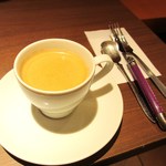 ニコラハウス - コーヒー、カトラリーはラギオール