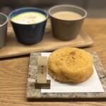 Spicier スパイスチャイとインドカレーパン - 