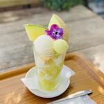 フルーツカフェ ニジ - パフェ