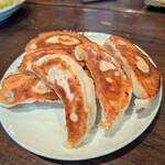 TaiKouRou - ランチセットの餃子。1人2個ずつ。個人的にはこの量がベスト。
