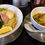 中華そば 麺や 六助 - 料理写真: