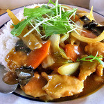 老広東 - 加里鶏片飯（鶏肉のうま煮カレー味かけご飯）（２０１５年１月）