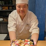 京極寿司 - 江戸前ばらちらし 4,320円（税込）、寿司職人 淳さん。