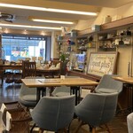 パティスリー モンプリュ - 店内