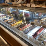 パティスリー モンプリュ - 店内