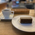 パティスリー モンプリュ - ブレンドコーヒー 550円