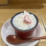 餃子飯店 - 京ちゃん(娘さん)のお手製杏仁豆腐