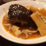 趙楊 - 手の形人参干しタコ・豚脛肉の料理