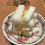 二◯加屋長介 - 