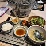 牛刺しと焼肉 仔虎 クリスロード店 - 焼肉ランチ