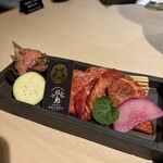 牛刺しと焼肉 仔虎 - ランチのお肉　カルビ•ロース•タン