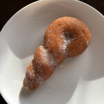 自由が丘ベーカリー／パティスリー - ツイストドーナツ