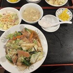 歓迎 - 「豚肉ご飯、餃子」770円