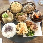 OBANZAI Cafe & Bar en - ８種類のおばんざいプレート❤︎