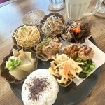 OBANZAI Cafe & Bar en - 全部美味しい❤︎