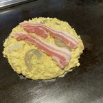 お好み焼 ゆかり 横浜スカイビル店 - 特選ミックス焼きを焼いてくれます