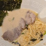 博多天神 - チャーシューで堰を作る。