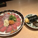 本通り 然然 - 和牛藁炙りたたき　2500円　海老天むすび　400円